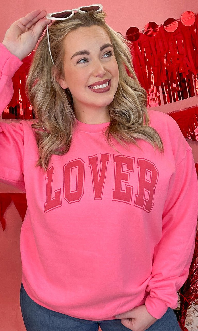 Valentine's Lover Graphic Sweatshirt - Free Spirited